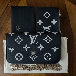 Source Unknown Black & Light Gray Monogram Crossbody Shoulder Bag!